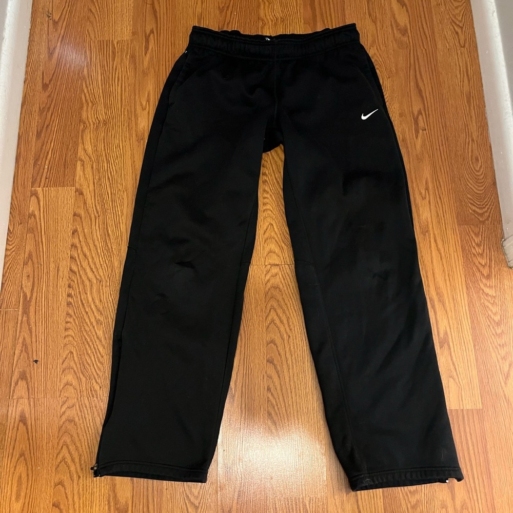 Black Nike Therma-Fit